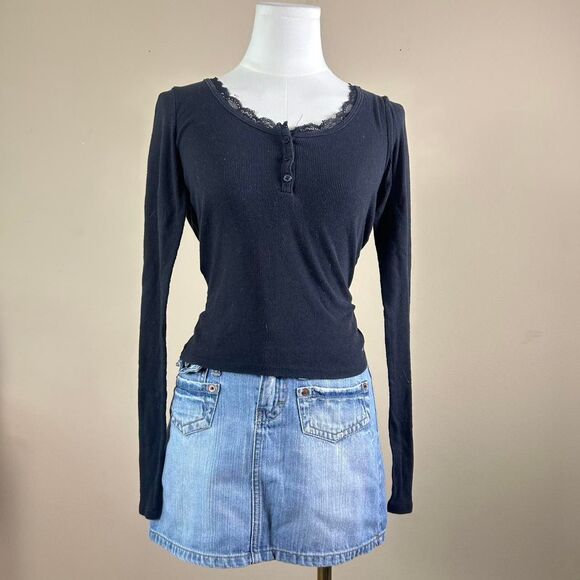 Hollister Black Lace Rib Knit Button Up Top - Picture 1 of 3
